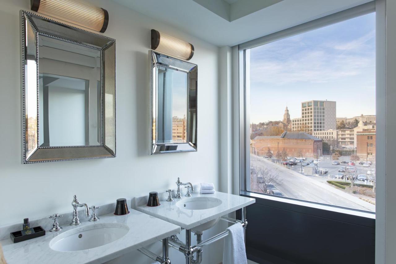 Отель Aloft Providence Downtown Экстерьер фото